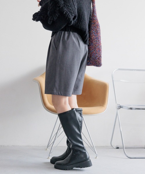 LEPSIM(レプシィム)の「センタープレスショートパンツ 989676(その他パンツ・レディース・ブラック/グレー・FREE)」の5枚目の写真