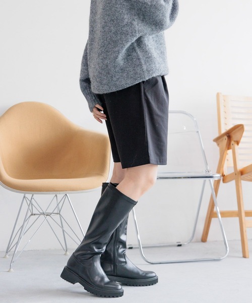 LEPSIM(レプシィム)の「センタープレスショートパンツ 989676(その他パンツ・レディース・ブラック/グレー・FREE)」の8枚目の写真