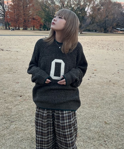 shesame（シーセム）の「ナンバーワッペン刺繍ニット（ニット