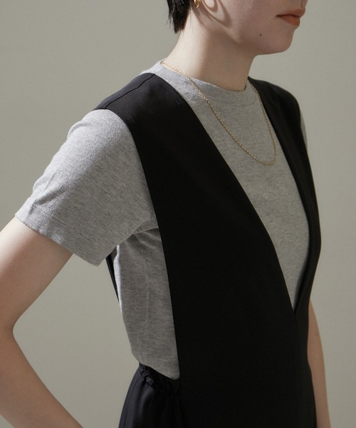 SALON adam et rope'（サロン アダム エ ロペ）の「[24SS]Vネックジャンパースカート【洗える・UVケア・防シワ】（ジャンパースカート・レディース・ベージュ系その他/ブラック・FREE）」の16枚目の写真