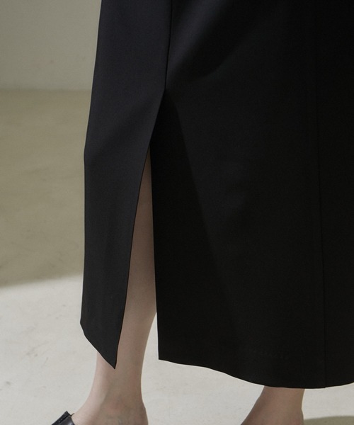 SALON adam et rope'（サロン アダム エ ロペ）の「[24SS]Vネックジャンパースカート【洗える・UVケア・防シワ】（ジャンパースカート・レディース・ベージュ系その他/ブラック・FREE）」の10枚目の写真