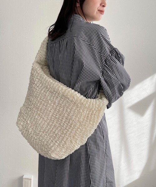 CONTROL FREAK / CTFK（コントロールフリーク）の「【CONTROL FREAK/コントロールフリーク】クランプルショルダーバッグ（ショルダーバッグ・レディース・ホワイト/グリーン/ブラック・FREE）」の2枚目の写真