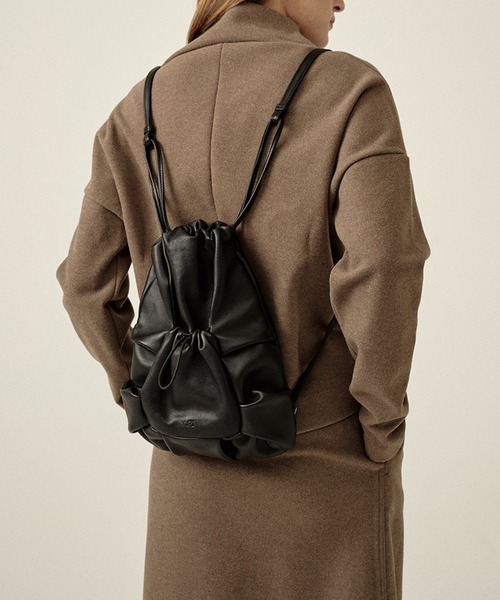 新品◎イアパピヨネ YURT ユルト 軽量 リュック バックパック ブラック ear PAPILLONNER（イアパピヨネ）の「《韓国発/本革》【YURT(ユルト