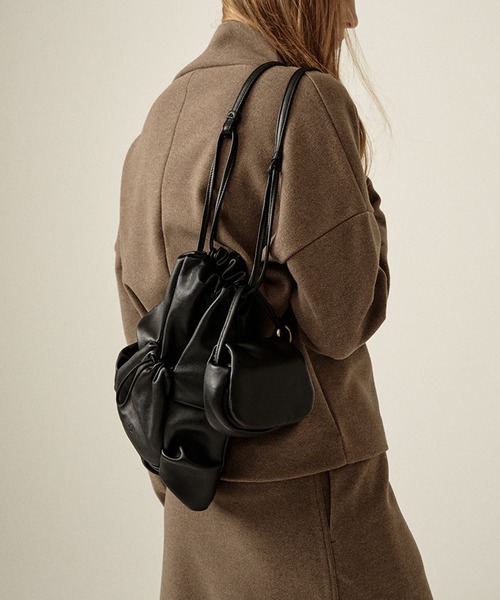 新品◎イアパピヨネ YURT ユルト 軽量 リュック バックパック ブラック ear PAPILLONNER（イアパピヨネ）の「《韓国発/本革》【YURT(ユルト