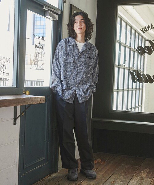 TOWNCRAFT（タウンクラフト）の「TOWNCRAFT（タウンクラフト）別注ペイズリーオープンカラーシャツ（シャツ/ブラウス・メンズ・ブラック/ネイビー・M/L/XL）」の4枚目の写真