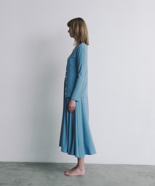 Priv. Spoons Club(プライベートスプーンズクラブ)の「elastic cardigan / Vネック長袖カーディガン(カーディガン/ボレロ・レディース・ブルー/ブラック・FREE)」の6枚目の写真