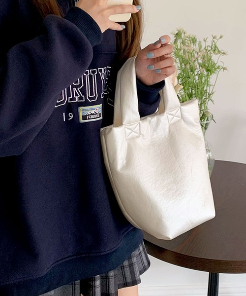 florist（フローリスト）の「メタリックパフィレザーハンドバッグ/トートバッグ（ハンドバッグ・レディース・ホワイト/ピンクゴールド/ブラック/シルバー・FREE）」の16枚目の写真