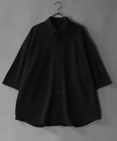 SITRY(シトリー)の「Amunzen Big Silhouette Shirt/UVカット 梨地 ビッグシルエット 半袖シャツ(シャツ/ブラウス・メンズ・ターコイズブルー/グレイッシュブルー/アイボリー/チャコール/グレイッシュベージュ/ブラック/オフホワイト/ダークグリーン・M/LL/L)」の4枚目の写真