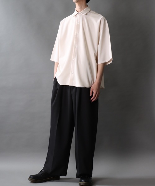 SITRY(シトリー)の「Amunzen Big Silhouette Shirt/UVカット 梨地 ビッグシルエット 半袖シャツ(シャツ/ブラウス・メンズ・ターコイズブルー/グレイッシュブルー/アイボリー/チャコール/グレイッシュベージュ/ブラック/オフホワイト/ダークグリーン・M/LL/L)」の21枚目の写真