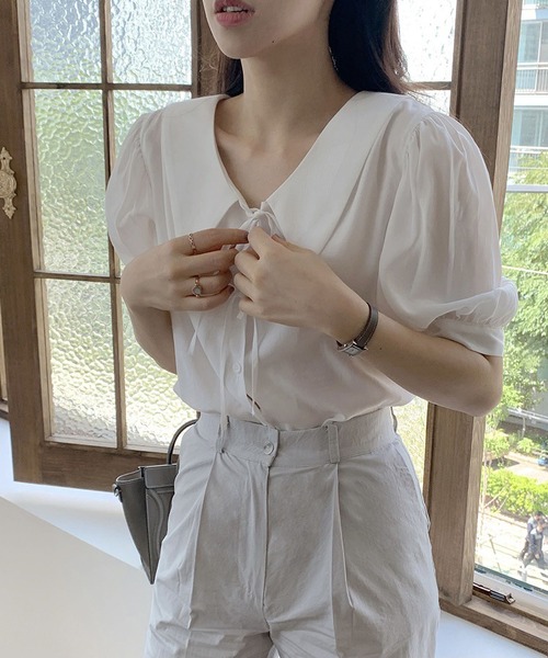 MAISON DE THERESE(メゾン ド テレーズ)の「Vネック半袖シャツ(シャツ/ブラウス・レディース・ホワイト/ライトグリーン・M/S)」の3枚目の写真