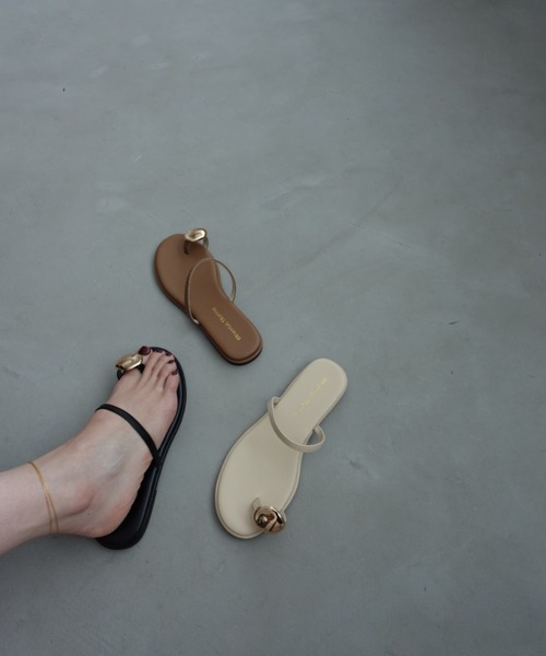 ORiental TRaffic by yuri（オリエンタルトラフィックバイユリ）の「ZOZOTOWN限定 メタルモチーフフラットサンダル 41290（サンダル・レディース・ベージュ/ブラック/ブラウン・M/S/LL/L）」の18枚目の写真