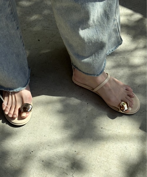 ORiental TRaffic by yuri（オリエンタルトラフィックバイユリ）の「ZOZOTOWN限定 メタルモチーフフラットサンダル 41290（サンダル・レディース・ベージュ/ブラック/ブラウン・M/S/LL/L）」の6枚目の写真