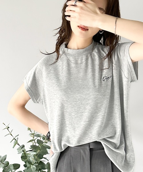 classicalelf(クラシカルエルフ)の「キレイめ大人のフレンチ袖。胸刺繍ラグランモックネックフレンチTシャツ(Tシャツ/カットソー・レディース・グリーン/ブラック/アイボリー/杢グレー・LARGE/MEDIUM/SMALL/X-LARGE)」の3枚目の写真