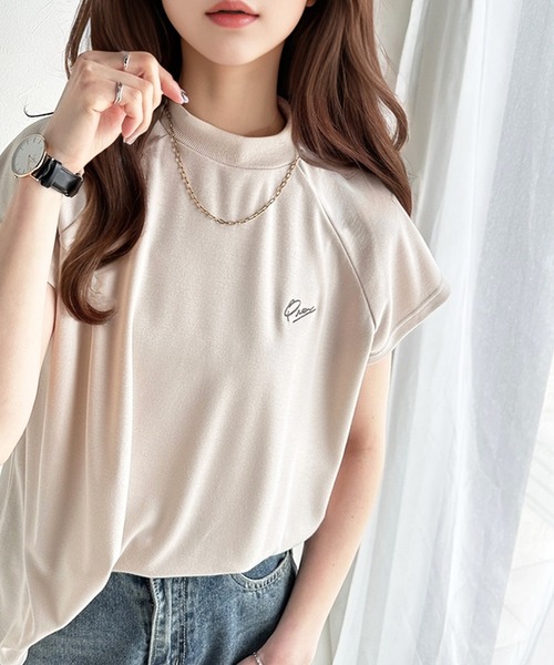 classicalelf(クラシカルエルフ)の「キレイめ大人のフレンチ袖。胸刺繍ラグランモックネックフレンチTシャツ(Tシャツ/カットソー・レディース・グリーン/ブラック/アイボリー/杢グレー・LARGE/MEDIUM/SMALL/X-LARGE)」の1枚目の写真