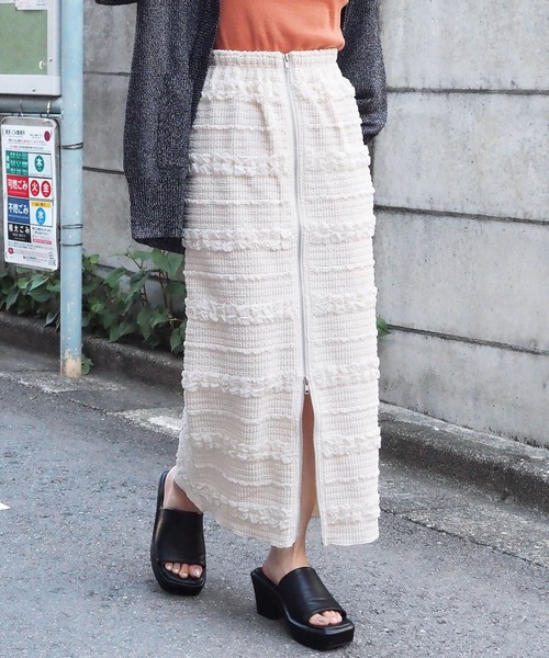 tiptop（ティップトップ）の「[WEB限定Sサイズあり]ダブルジップふくれジャガード前後2wayナロースカート（スカート・レディース・アイボリー/ブラック・S/M）」の3枚目の写真