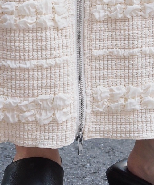 tiptop（ティップトップ）の「[WEB限定Sサイズあり]ダブルジップふくれジャガード前後2wayナロースカート（スカート・レディース・アイボリー/ブラック・S/M）」の12枚目の写真