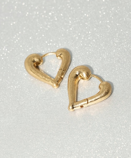 GOLDY(ゴールディ)の「スピーシーズ オブ ハート フープ ワンタッチ ピアス(ピアス(両耳用)・レディース・シルバー/ゴールド/シルバー系その他/ゴールド系その他・FREE)」の4枚目の写真