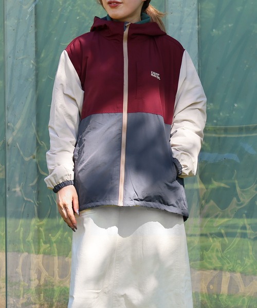 KRIFF MAYER Lady's Collection(クリフメイヤーレディースコレクション)の「アクティブフードJK(マウンテンパーカー・レディース・カラフル/ベージュ/ネイビー/その他5/その他6/ブルーグリーン・MEDIUM/LARGE)」の10枚目の写真