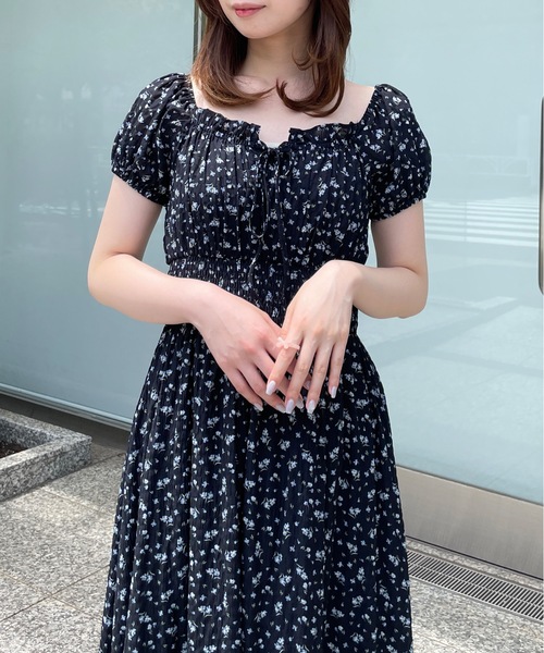 one way（ワンウェイ）の「フロントリボンパフスリーブワンピース