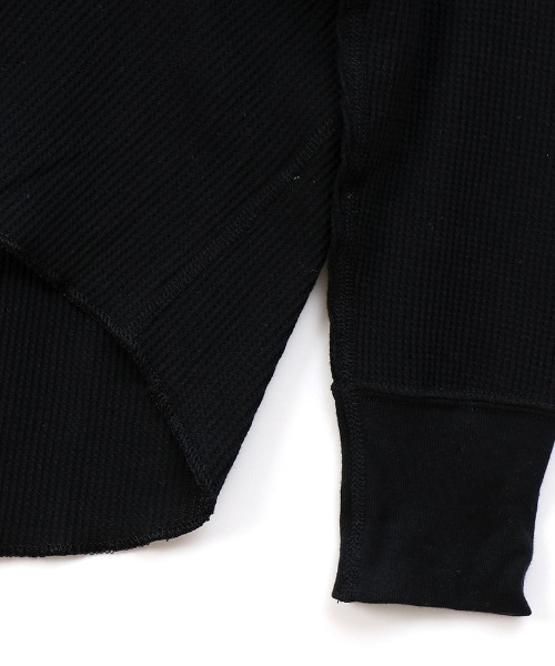 HANES（ヘインズ）の「【HANES/ヘインズ】ヘンリーネックロングスリーブ　サーマル（Tシャツ/カットソー・メンズ・ブラック/オフホワイト/ヘザーグレー・M/L/LL）」の7枚目の写真