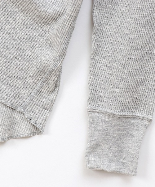 HANES（ヘインズ）の「【HANES/ヘインズ】ヘンリーネックロングスリーブ　サーマル（Tシャツ/カットソー・メンズ・ブラック/オフホワイト/ヘザーグレー・M/L/LL）」の10枚目の写真