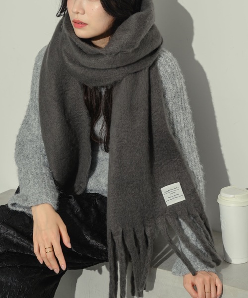 NEUNA（ヌナ）の「起毛フェイクウールマフラー（マフラー・レディース・チャコールグレー/ブラック/アイボリー/ブラウン・FREE）」の3枚目の写真