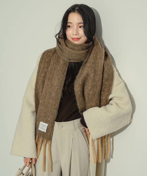 NEUNA（ヌナ）の「起毛フェイクウールマフラー（マフラー・レディース・チャコールグレー/ブラック/アイボリー/ブラウン・FREE）」の14枚目の写真