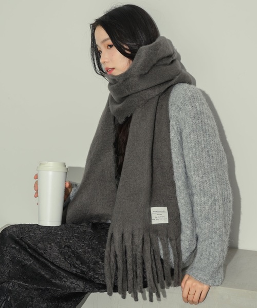 NEUNA（ヌナ）の「起毛フェイクウールマフラー（マフラー・レディース・チャコールグレー/ブラック/アイボリー/ブラウン・FREE）」の7枚目の写真
