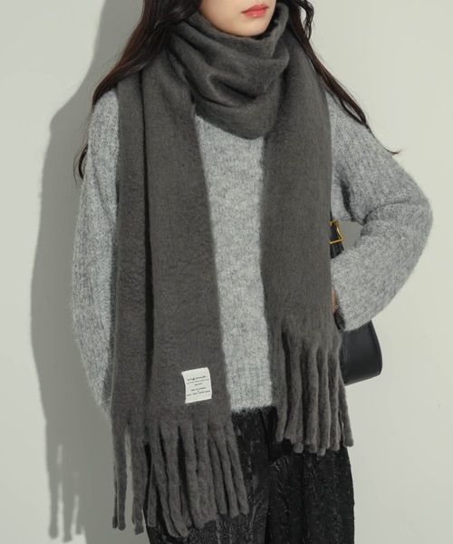NEUNA（ヌナ）の「起毛フェイクウールマフラー（マフラー・レディース・チャコールグレー/ブラック/アイボリー/ブラウン・FREE）」の9枚目の写真