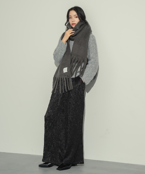 NEUNA（ヌナ）の「起毛フェイクウールマフラー（マフラー・レディース・チャコールグレー/ブラック/アイボリー/ブラウン・FREE）」の21枚目の写真