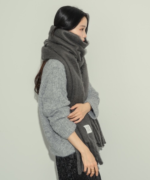 NEUNA（ヌナ）の「起毛フェイクウールマフラー（マフラー・レディース・チャコールグレー/ブラック/アイボリー/ブラウン・FREE）」の11枚目の写真