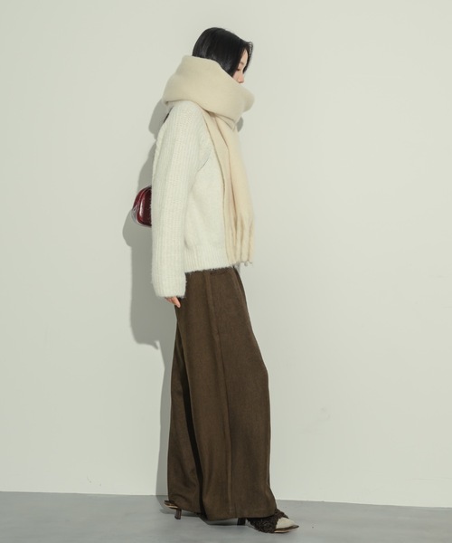 NEUNA（ヌナ）の「起毛フェイクウールマフラー（マフラー・レディース・チャコールグレー/ブラック/アイボリー/ブラウン・FREE）」の17枚目の写真