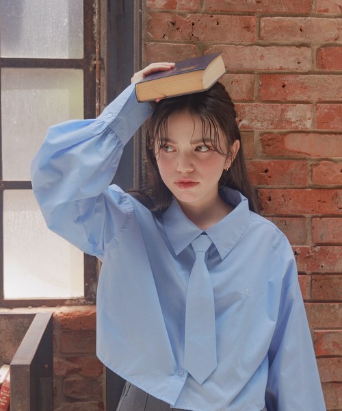 GLOBAL WORK（グローバルワーク）の「ネクタイ付きクロップドシャツ/AND YUA ANY/132131（シャツ/ブラウス・キッズ・ブルー/ストライプ・FREE）」の5枚目の写真