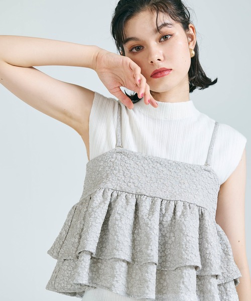 coca(coca)(コカ)の「上品エンボス バックリボン2wayビスチェ(キャミソール・レディース・グレー/ブラック・L/M)」の6枚目の写真