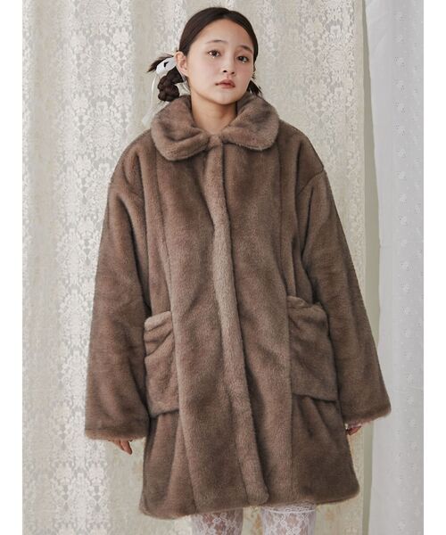 merry jenny（メリージェニー）の「cuddlyフェイクファーコート（ノーカラーコート・レディース・アイボリー/モカ・FREE）」の6枚目の写真