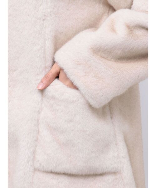 merry jenny（メリージェニー）の「cuddlyフェイクファーコート（ノーカラーコート・レディース・アイボリー/モカ・FREE）」の14枚目の写真