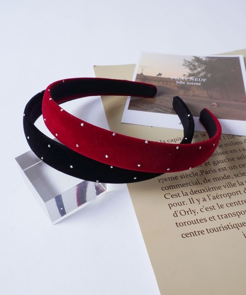 ammy.（エイミードット）の「【 ammy. / エイミードット 】 ミニ ラインストーン ベロア カチューシャ（カチューシャ・レディース・ブラック/ワインレッド・FREE）」の2枚目の写真