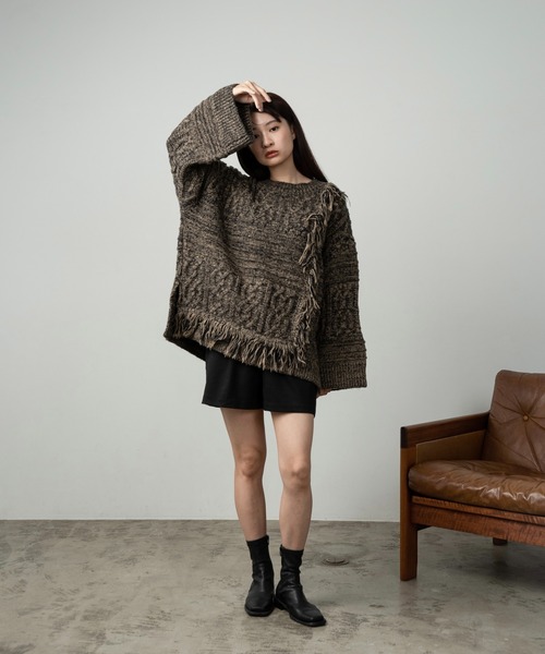 Amiur（エミレ）の「mix fringe melange volume knit / ミックスフリンジメランジボリュームニット（ニット/セーター・レディース・アイボリー/ブラック/ブラウン・FREE）」の11枚目の写真