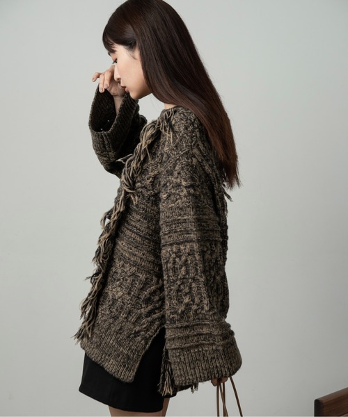 Amiur（エミレ）の「mix fringe melange volume knit / ミックスフリンジメランジボリュームニット（ニット/セーター・レディース・アイボリー/ブラック/ブラウン・FREE）」の16枚目の写真