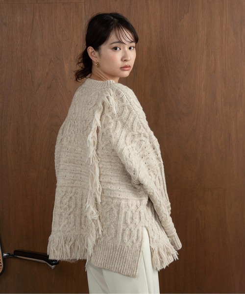 Amiur（エミレ）の「mix fringe melange volume knit / ミックスフリンジメランジボリュームニット（ニット/セーター・レディース・アイボリー/ブラック/ブラウン・FREE）」の20枚目の写真