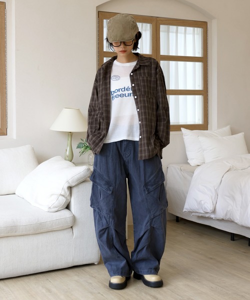 UNE MANSION(ユヌマンション)の「【季節の変わり目におすすめ】 y2kレタリングビーグルシースルーニット(ニット/セーター・レディース・アイボリー/スカイブルー・FREE)」の6枚目の写真