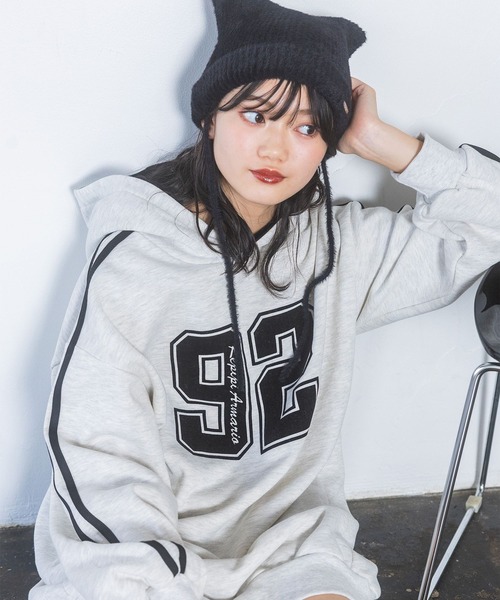 repipi armario（レピピ アルマリオ）の「【裏起毛】ナンバリングフーディワンピース（ワンピース・キッズ・ブラック/グレー/レッド・SMALL/MEDIUM/LARGE）」の12枚目の写真