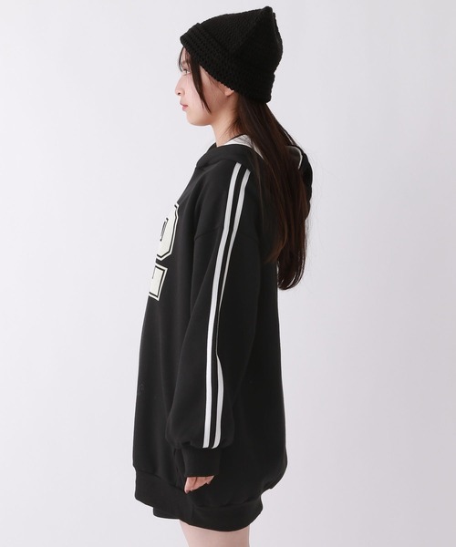 repipi armario（レピピ アルマリオ）の「【裏起毛】ナンバリングフーディワンピース（ワンピース・キッズ・ブラック/グレー/レッド・SMALL/MEDIUM/LARGE）」の16枚目の写真