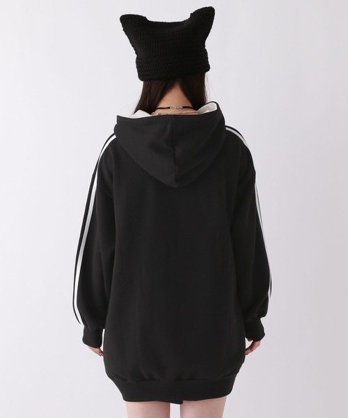 repipi armario（レピピ アルマリオ）の「【裏起毛】ナンバリングフーディワンピース（ワンピース・キッズ・ブラック/グレー/レッド・SMALL/MEDIUM/LARGE）」の17枚目の写真