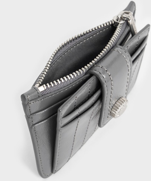 CHARLES & KEITH(チャールズ & キース)の「Donna ドンナ クリンクルエフェクトパネルカードホルダー(カードケース・レディース・ブラック/タン/グレー・XXS)」の9枚目の写真
