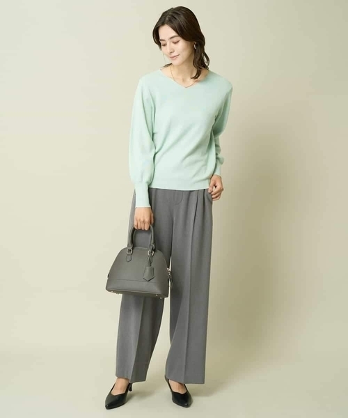 a.v.v（アーヴェヴェ）の「【洗える】ラメVネックパフスリーブニット（アンサンブル対応）（ニット/セーター・レディース・グレー/アイボリー/ミント・38/36/40/42/34）」の4枚目の写真