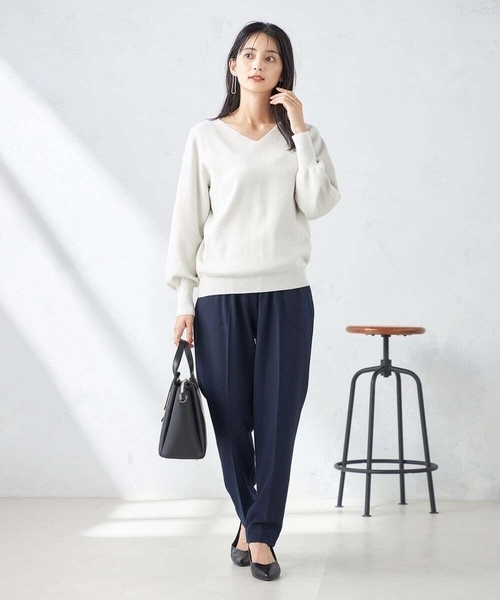 a.v.v（アーヴェヴェ）の「【洗える】ラメVネックパフスリーブニット（アンサンブル対応）（ニット/セーター・レディース・グレー/アイボリー/ミント・38/36/40/42/34）」の9枚目の写真