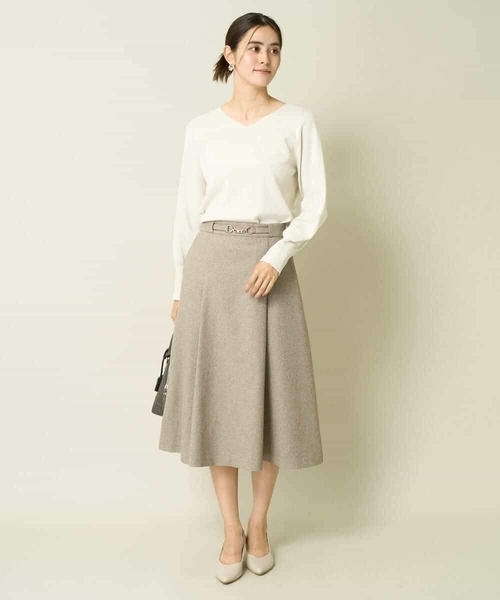 a.v.v（アーヴェヴェ）の「【洗える】ラメVネックパフスリーブニット（アンサンブル対応）（ニット/セーター・レディース・グレー/アイボリー/ミント・38/36/40/42/34）」の16枚目の写真