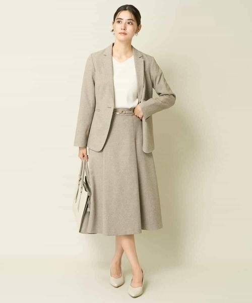 a.v.v（アーヴェヴェ）の「【洗える】ラメVネックパフスリーブニット（アンサンブル対応）（ニット/セーター・レディース・グレー/アイボリー/ミント・38/36/40/42/34）」の17枚目の写真