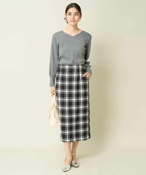 a.v.v（アーヴェヴェ）の「【洗える】ラメVネックパフスリーブニット（アンサンブル対応）（ニット/セーター・レディース・グレー/アイボリー/ミント・38/36/40/42/34）」の22枚目の写真